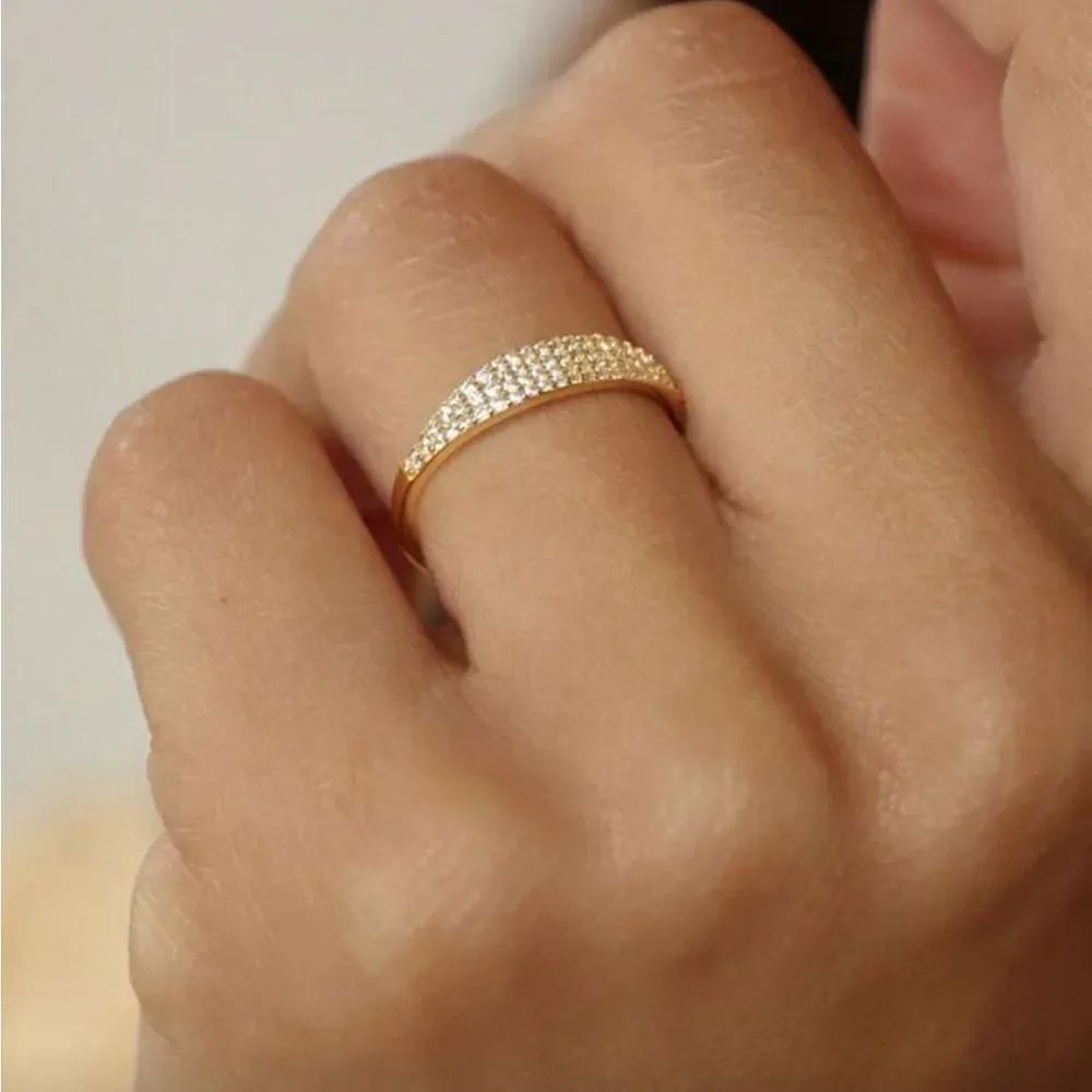 Elegant Gold Ring A1522